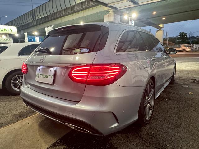 Ｃクラスステーションワゴン Ｃ２００　ステーションワゴン　スポーツ本革仕様　レーダーセーフティＰＫＧ　ＡＭＧ１８インチＡＷ　ＡＭＧフルエアロ　ＬＥＤヘッドライト　ブラックレザー　ＨＤＤナビ　フルセグＴＶ　ＢＴオーディオ　バックカメラ　パワーリアゲート（4枚目）