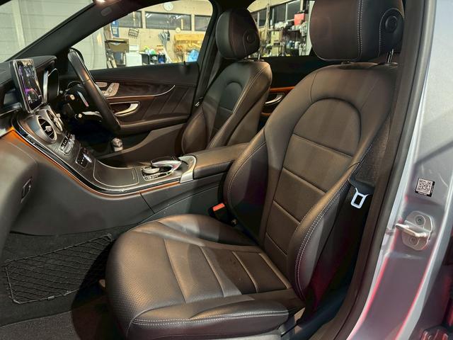 Ｃクラスステーションワゴン Ｃ２００　ステーションワゴン　スポーツ本革仕様　レーダーセーフティＰＫＧ　ＡＭＧ１８インチＡＷ　ＡＭＧフルエアロ　ＬＥＤヘッドライト　ブラックレザー　ＨＤＤナビ　フルセグＴＶ　ＢＴオーディオ　バックカメラ　パワーリアゲート（9枚目）