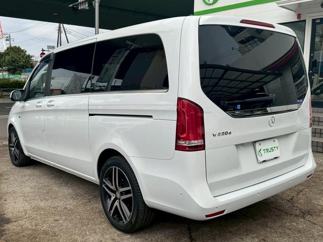 Ｖクラス Ｖ２２０ｄ　アバンギャルド　ロング　純正１９インチＡＷ　ブラックレザーインテリア　ＨＤＤナビ　カロッツェリアフリップダウンモニター　ＬＥＤヘッドライト　レーダーセーフティＰＫＧ　左右Ｐスライド　Ｐバックドア　ブルメスターサウンド（17枚目）