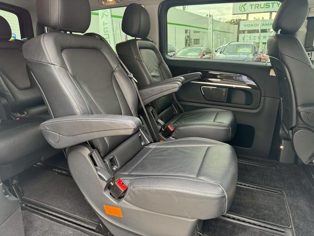 Ｖクラス Ｖ２２０ｄ　アバンギャルド　ロング　純正１９インチＡＷ　ブラックレザーインテリア　ＨＤＤナビ　カロッツェリアフリップダウンモニター　ＬＥＤヘッドライト　レーダーセーフティＰＫＧ　左右Ｐスライド　Ｐバックドア　ブルメスターサウンド（19枚目）