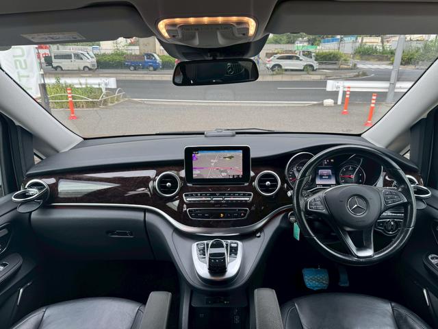 Ｖクラス Ｖ２２０ｄ　アバンギャルド　ロング　純正１９インチＡＷ　ブラックレザーインテリア　ＨＤＤナビ　カロッツェリアフリップダウンモニター　ＬＥＤヘッドライト　レーダーセーフティＰＫＧ　左右Ｐスライド　Ｐバックドア　ブルメスターサウンド（24枚目）