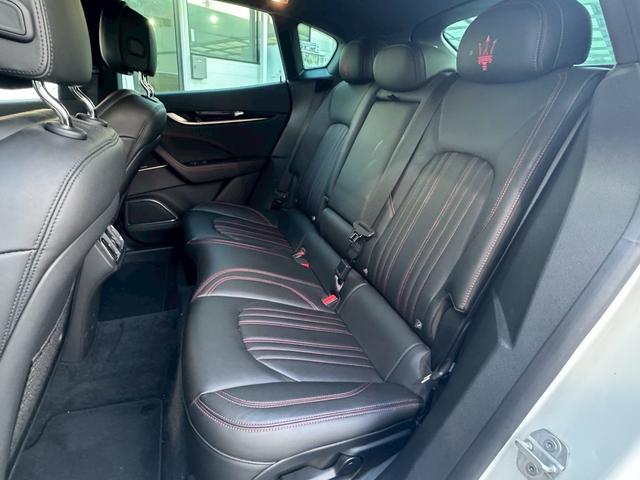 MASERATI LEVANTE BASE GRADE