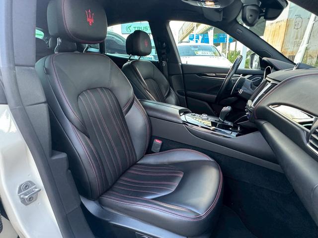 MASERATI LEVANTE BASE GRADE