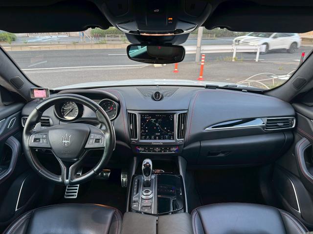 MASERATI LEVANTE BASE GRADE
