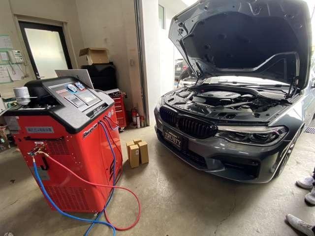 Cクラスステーションワゴン C200 ステーションワゴン スポーツ本革仕様 1オーナー車 AMG18AW AMGフルエアロ ブラックレザーインテリア HDDナビ フルセグTV Bカメラ LEDヘッドライト レーダーセーフティPKG パワーバックドア パドルシフト マルチステア(11枚目)