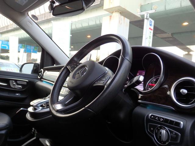 Ｖクラス 　純正１８ＡＷ　ブラックレザー　ＨＤＤナビ　フルセグＴＶ　１２．８インチフリップダウンモニター　ブルメスターサウンド　３６０°カメラ　ＥＴＣ　ＬＥＤヘッドライト　シートヒーター　メモリーパワーシート（19枚目）