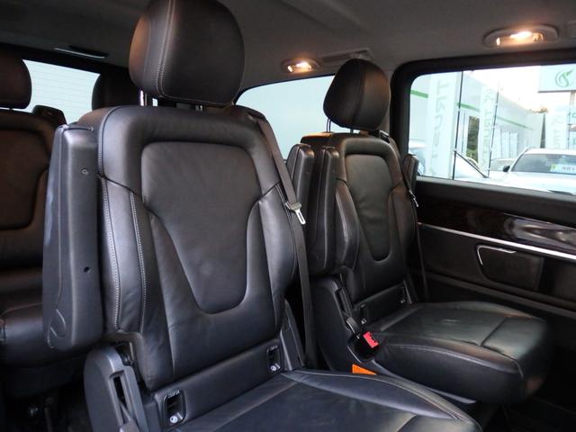 Ｖクラス 　純正１８ＡＷ　ブラックレザー　ＨＤＤナビ　フルセグＴＶ　１２．８インチフリップダウンモニター　ブルメスターサウンド　３６０°カメラ　ＥＴＣ　ＬＥＤヘッドライト　シートヒーター　メモリーパワーシート（21枚目）