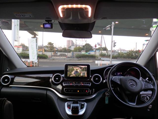 Ｖクラス 　純正１８ＡＷ　ブラックレザー　ＨＤＤナビ　フルセグＴＶ　１２．８インチフリップダウンモニター　ブルメスターサウンド　３６０°カメラ　ＥＴＣ　ＬＥＤヘッドライト　シートヒーター　メモリーパワーシート（24枚目）