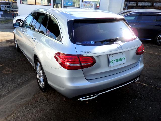 本社敷地内にはリフト４機完備の自社認証工場（分解整備業２−６０３０）と板金工場が併設されております！ＤＡＳ診断機含めアナライザー診断機も４機保有しております！認証工場での責任ある作業をお約束致します！