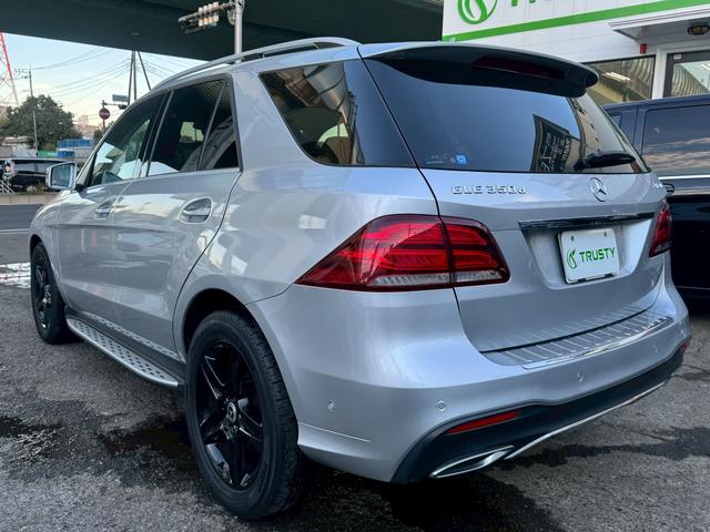 ＧＬＥ ＧＬＥ３５０ｄ　４マチックスポーツ　ディーラー下取車　ＡＭＧ２０ＡＷ　ＡＭＧフルエアロ　ブラックレザーインテリア　ＨＤＤナビ　フルセグＴＶ　ＭＳＶ　３６０°カメラ　ＰＴＳ　ＥＴＣ　ＬＥＤヘッドライト　シートヒーター　メモリーパワーシート（17枚目）