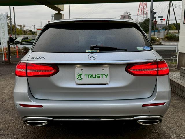 Eクラスステーションワゴン E200 ステーションワゴン アバンギャルド 純正19インチAW ハーフレザーシート HDDナビ フルセグTV 360°カメラ LEDヘッドライト シートヒーター メモリーパワーシート レーダーセーフティPKG パワーバックドア(16枚目)