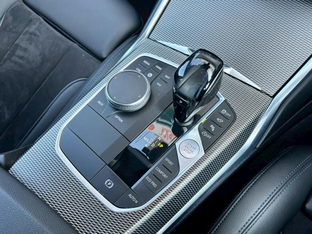 ３シリーズ ３１８ｉツーリング　Ｍスポーツ　１オーナー・ｉＤｒｉｖｅナビ・３６０カメラ・アクティブクルーズコントロール・レーンチェンジウォーニング・ＬＥＤヘッドライト・メモリー機能付きパワーシート・ＥＴＣ・１８ＡＷ・パワーバックドア（14枚目）