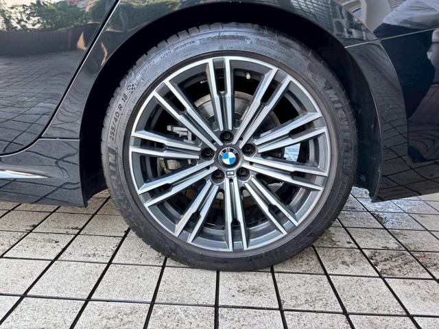 ３シリーズ ３１８ｉツーリング　Ｍスポーツ　１オーナー・ｉＤｒｉｖｅナビ・３６０カメラ・アクティブクルーズコントロール・レーンチェンジウォーニング・ＬＥＤヘッドライト・メモリー機能付きパワーシート・ＥＴＣ・１８ＡＷ・パワーバックドア（29枚目）