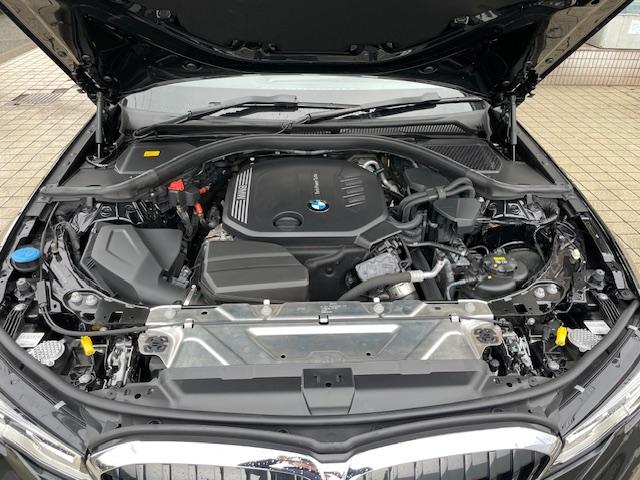 3シリーズ 320d xDriveツーリング Mスポーツ 純正ナビ・360度カメラ・LEDヘッドライト・ハーフレザーシート・メモリー機能付きパワーシート・シートヒーター・ETC・18AW・パワーバックドア(32枚目)