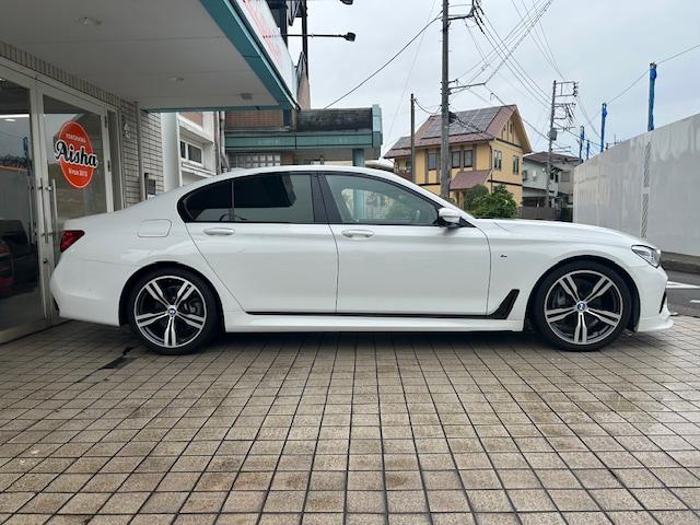 ７シリーズ ７４０ｉ　Ｍスポーツ　ＳＲ・黒革・シートヒーター・シートクーラー・３６０度カメラ・ハーマンカードンスピーカー・ヘッドアップディスプレイ・パワートランク・Ｆドライブレコーダー・ＥＴＣ・２０ＡＷ（6枚目）