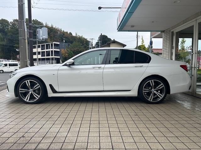 ７シリーズ ７４０ｉ　Ｍスポーツ　ＳＲ・黒革・シートヒーター・シートクーラー・３６０度カメラ・ハーマンカードンスピーカー・ヘッドアップディスプレイ・パワートランク・Ｆドライブレコーダー・ＥＴＣ・２０ＡＷ（7枚目）