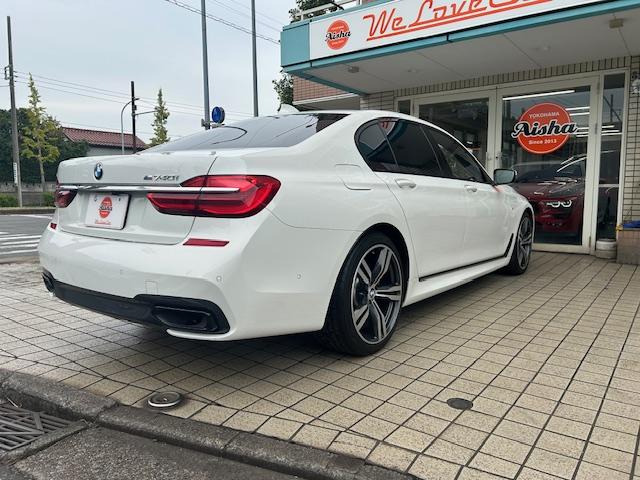 ７シリーズ ７４０ｉ　Ｍスポーツ　ＳＲ・黒革・シートヒーター・シートクーラー・３６０度カメラ・ハーマンカードンスピーカー・ヘッドアップディスプレイ・パワートランク・Ｆドライブレコーダー・ＥＴＣ・２０ＡＷ（10枚目）