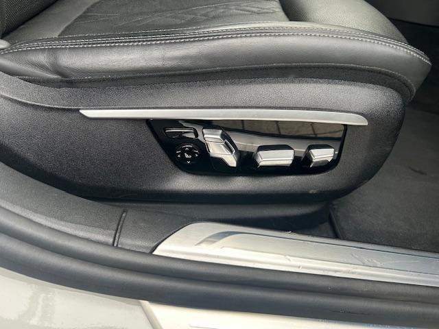 ７シリーズ ７４０ｉ　Ｍスポーツ　ＳＲ・黒革・シートヒーター・シートクーラー・３６０度カメラ・ハーマンカードンスピーカー・ヘッドアップディスプレイ・パワートランク・Ｆドライブレコーダー・ＥＴＣ・２０ＡＷ（14枚目）