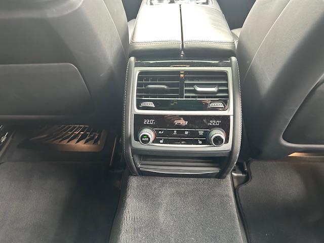７シリーズ ７４０ｉ　Ｍスポーツ　ＳＲ・黒革・シートヒーター・シートクーラー・３６０度カメラ・ハーマンカードンスピーカー・ヘッドアップディスプレイ・パワートランク・Ｆドライブレコーダー・ＥＴＣ・２０ＡＷ（18枚目）