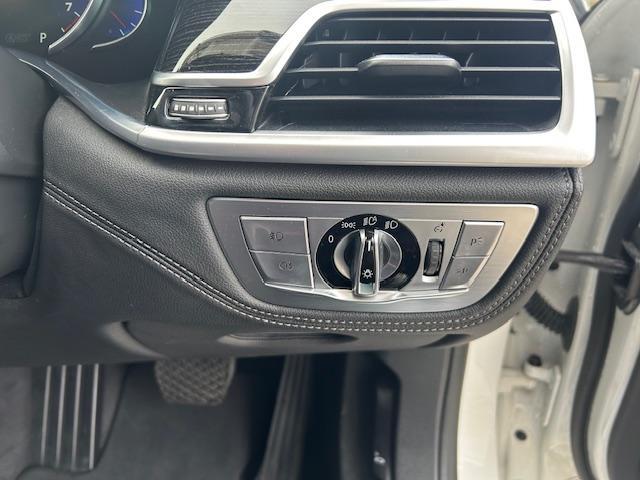 ７シリーズ ７４０ｉ　Ｍスポーツ　ＳＲ・黒革・シートヒーター・シートクーラー・３６０度カメラ・ハーマンカードンスピーカー・ヘッドアップディスプレイ・パワートランク・Ｆドライブレコーダー・ＥＴＣ・２０ＡＷ（22枚目）