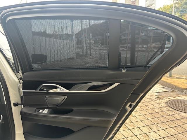 ７シリーズ ７４０ｉ　Ｍスポーツ　ＳＲ・黒革・シートヒーター・シートクーラー・３６０度カメラ・ハーマンカードンスピーカー・ヘッドアップディスプレイ・パワートランク・Ｆドライブレコーダー・ＥＴＣ・２０ＡＷ（23枚目）