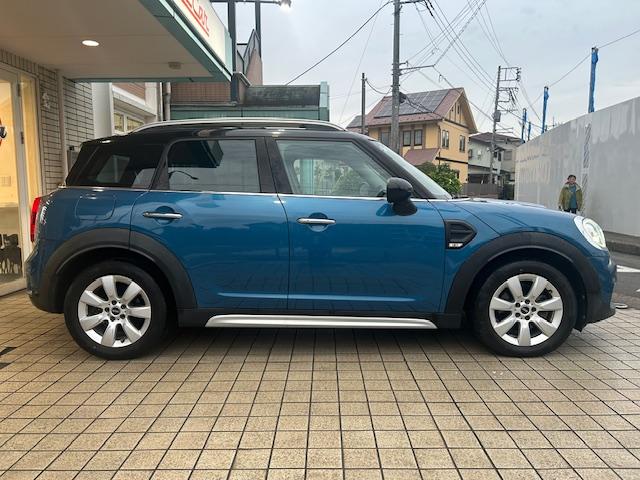 各機関も良好で、整備記録簿・取扱説明書・保証書など揃っております。