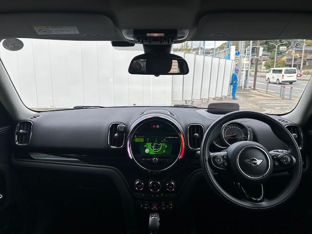 運転席から操作性が優れていてとても使いやすいコックピット