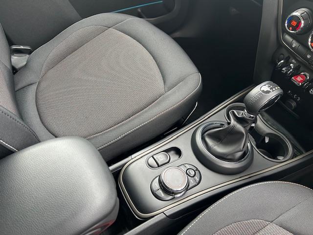 ８速オートマチック　ＳＰＯＲＴＳからＥＣＯ走行まで３段階に選べます。