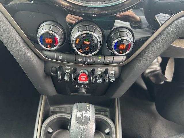 左右の吹き出し温度が別々に設定できます。