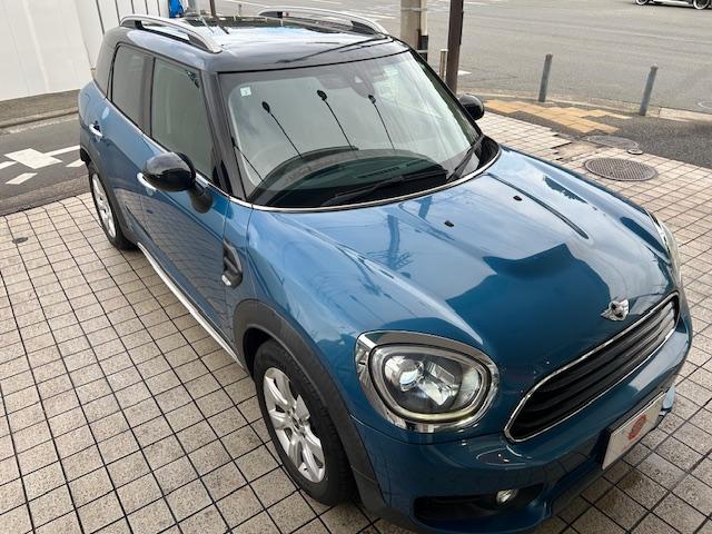 ルーフはブラック仕様です