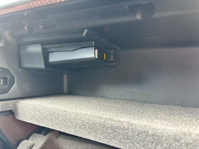 Bクラス B180 スポーツ ナイトパッケージ 100thアニバーサリーED・ブラックレザー・パワーシート・シートヒーター・純正ナビ・TV・バックカメラ・ETC・ナイトパッケージ・レーダーセーフティーパッケージ(15枚目)