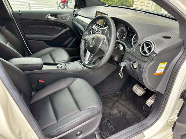 Bクラス B180 スポーツ ナイトパッケージ 100thアニバーサリーED・ブラックレザー・パワーシート・シートヒーター・純正ナビ・TV・バックカメラ・ETC・ナイトパッケージ・レーダーセーフティーパッケージ(18枚目)