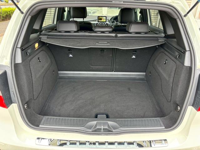 Bクラス B180 スポーツ ナイトパッケージ 100thアニバーサリーED・ブラックレザー・パワーシート・シートヒーター・純正ナビ・TV・バックカメラ・ETC・ナイトパッケージ・レーダーセーフティーパッケージ(26枚目)