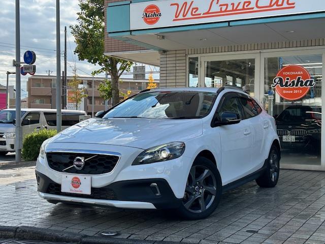 Ｖ４０ クロスカントリー　Ｔ５　ＡＷＤ　クロスカントリー　Ｔ５　ＡＷＤ（５名）ナビ・ＴＶ・バックカメラ　ＥＴＣ　白黒コンビ革シート　パワーシート　シートヒーター　ＨＩＤ　　クリアランスソナー　アダプティブクルーズコントロール　１７アルミ（2枚目）