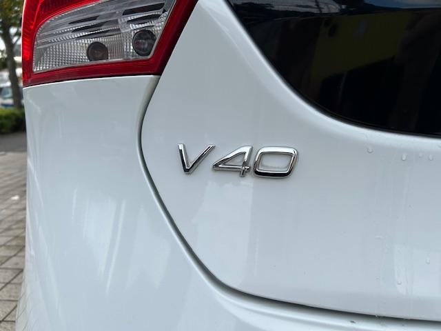 Ｖ４０ クロスカントリー　Ｔ５　ＡＷＤ　クロスカントリー　Ｔ５　ＡＷＤ（５名）ナビ・ＴＶ・バックカメラ　ＥＴＣ　白黒コンビ革シート　パワーシート　シートヒーター　ＨＩＤ　　クリアランスソナー　アダプティブクルーズコントロール　１７アルミ（45枚目）