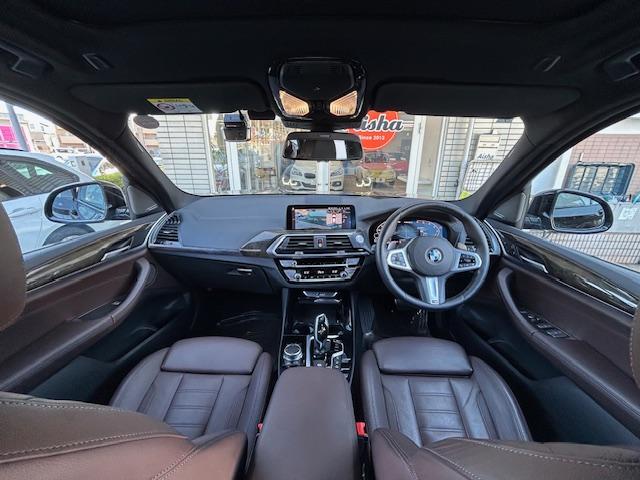 Ｘ３ Ｍ４０ｄ　Ｍ４０ｄ（５名）１オーナー・モカレザー・メモリー機能付きパワーシート・シートヒーター・パノラマガラスサンルーフ・ハーマンカードン・ヘッドアップディスプレイ・３６０カメラ・ＴＶ・ＥＴＣ・２１ＡＷ・（8枚目）
