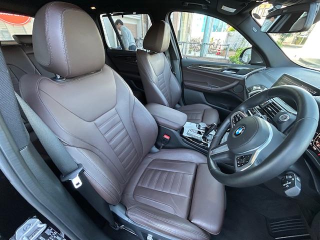 Ｘ３ Ｍ４０ｄ　Ｍ４０ｄ（５名）１オーナー・モカレザー・メモリー機能付きパワーシート・シートヒーター・パノラマガラスサンルーフ・ハーマンカードン・ヘッドアップディスプレイ・３６０カメラ・ＴＶ・ＥＴＣ・２１ＡＷ・（12枚目）