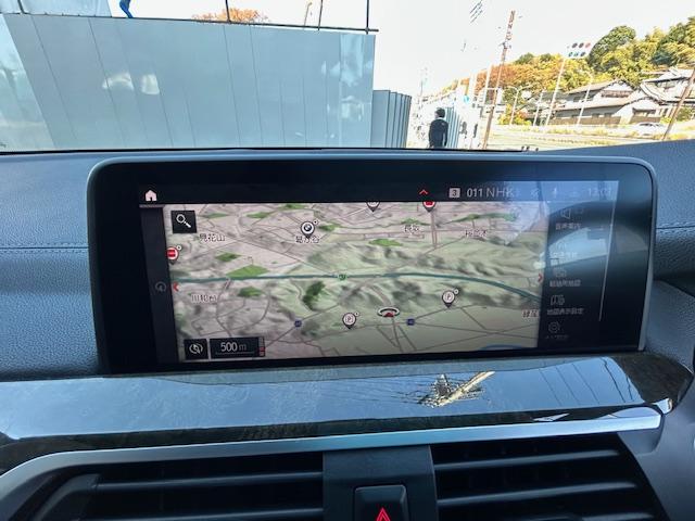 Ｘ３ Ｍ４０ｄ　Ｍ４０ｄ（５名）１オーナー・モカレザー・メモリー機能付きパワーシート・シートヒーター・パノラマガラスサンルーフ・ハーマンカードン・ヘッドアップディスプレイ・３６０カメラ・ＴＶ・ＥＴＣ・２１ＡＷ・（17枚目）