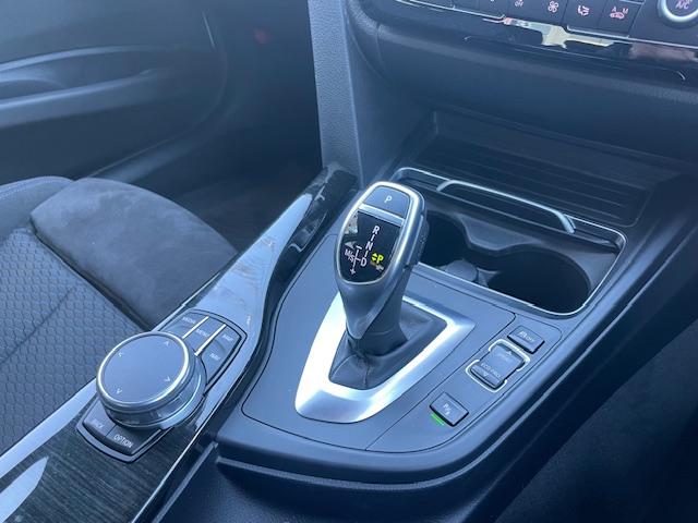 3シリーズ 320d Mスポーツ 1オーナー・LCI最終モデル・ACC・BSM・LEDヘッドライト・第6世代iDriveナビ・Bカメラ・BTオーディオ・DVD・MSV・ETC・スマキー・パドルシフト・ヒーター付Pシート・禁煙車(21枚目)