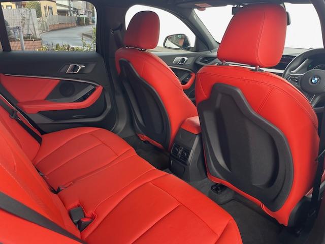 １シリーズ １１８ｄ　Ｍスポーツエディションジョイ＋ハイラインＰ　赤レザー・メモリー機能付きパワーシート・シートヒーター・ナビ・地デジ・Ｂカメラ・ＡＣＣ・ＬＣＷ・Ｐバックドア・ＬＥＤヘッドライト・前後ドラレコ・１８ＡＷ（13枚目）