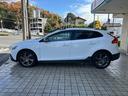 Ｖ４０ クロスカントリー　Ｔ５　ＡＷＤ　クロスカントリー　Ｔ５　ＡＷＤ（５名）ナビ・ＴＶ・バックカメラ　ＥＴＣ　白黒コンビ革シート　パワーシート　シートヒーター　ＨＩＤ　　クリアランスソナー　アダプティブクルーズコントロール　１７アルミ（6枚目）