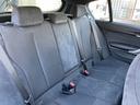 広い後部座席　チャイルドシートも装着可能です。足元も広くゆったりとくつろげます