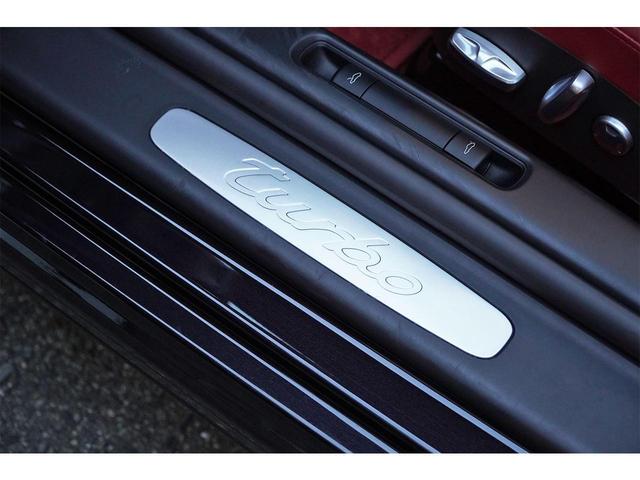 ９１１ ９１１ターボ　スポーツクロノＰＫＧ　サンルーフ　ナチュラルレッドレザー　スポーツステアリング　ＢＯＳＥサウンド　バックカメラ　ディーラー記録簿　後期ＰＤＫモデル（33枚目）
