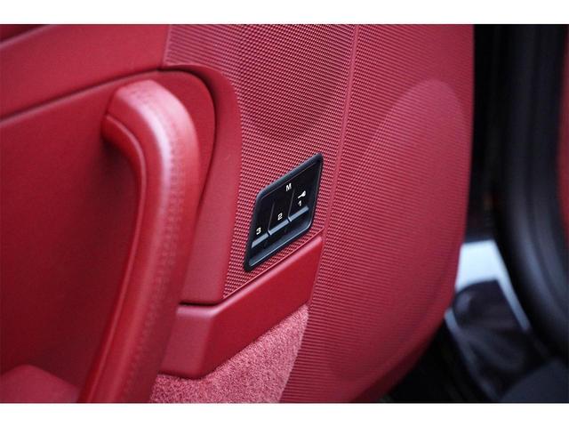 ９１１ ９１１ターボ　スポーツクロノＰＫＧ　サンルーフ　ナチュラルレッドレザー　スポーツステアリング　ＢＯＳＥサウンド　バックカメラ　ディーラー記録簿　後期ＰＤＫモデル（36枚目）
