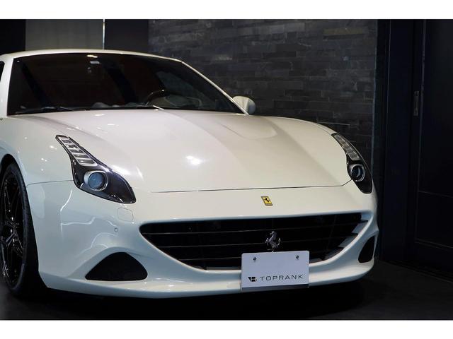 カリフォルニアＴ ベースグレード　Ｆ１　ＤＣＴ　ＬＥＤカーボンドライビングゾーン　ＯＰ鍛造２０インチＡＷ　ブルースターリングインテリア　ＡｐｐｌｅＣａｒＰｌａｙ　正規ディーラー車（22枚目）