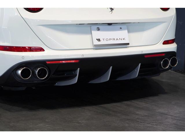 カリフォルニアＴ ベースグレード　Ｆ１　ＤＣＴ　ＬＥＤカーボンドライビングゾーン　ＯＰ鍛造２０インチＡＷ　ブルースターリングインテリア　ＡｐｐｌｅＣａｒＰｌａｙ　正規ディーラー車（33枚目）