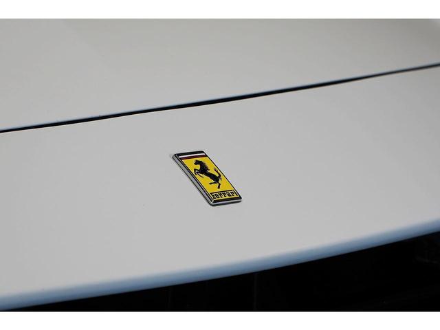 カリフォルニアＴ ベースグレード　Ｆ１　ＤＣＴ　ＬＥＤカーボンドライビングゾーン　ＯＰ鍛造２０インチＡＷ　ブルースターリングインテリア　ＡｐｐｌｅＣａｒＰｌａｙ　正規ディーラー車（39枚目）