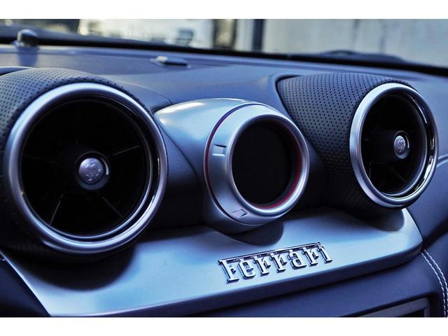 カリフォルニアＴ ベースグレード　Ｆ１　ＤＣＴ　ＬＥＤカーボンドライビングゾーン　ＯＰ鍛造２０インチＡＷ　ブルースターリングインテリア　ＡｐｐｌｅＣａｒＰｌａｙ　正規ディーラー車（48枚目）