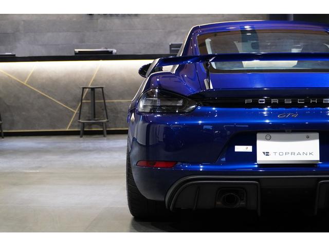 ７１８ケイマン ７１８ケイマンＧＴ４　６ＭＴ　ゲンチアンブルーメタリック　クロノＰＫＧ　ＰＤＬＳ＋付きＬＥＤヘッドライト　ＢＯＳＥサウンドシステム　シートヒーター　１オーナー（15枚目）