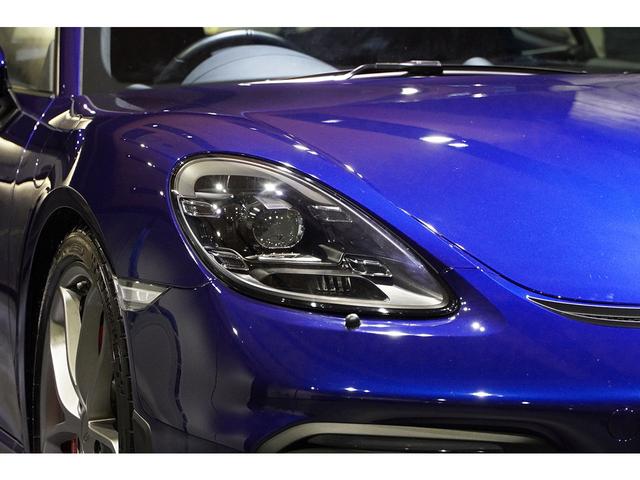 ７１８ケイマン ７１８ケイマンＧＴ４　６ＭＴ　ゲンチアンブルーメタリック　クロノＰＫＧ　ＰＤＬＳ＋付きＬＥＤヘッドライト　ＢＯＳＥサウンドシステム　シートヒーター　１オーナー（24枚目）